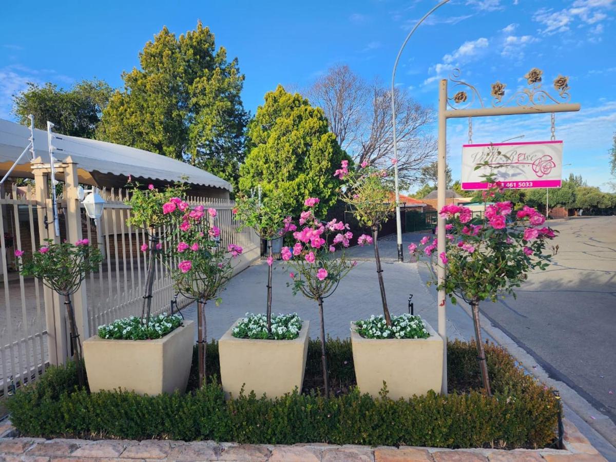 Villa Rose Cottages Bloemfontein Buitenkant foto