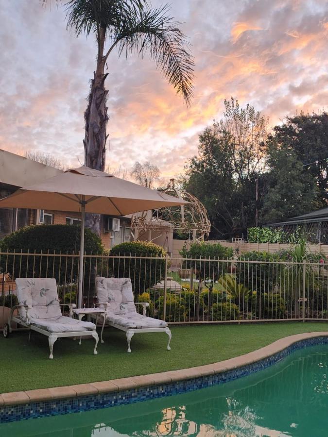 Villa Rose Cottages Bloemfontein Buitenkant foto